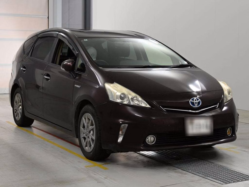TOYOTA PRIUS ALPHA