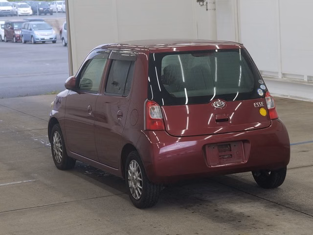 DAIHATSU ESSE