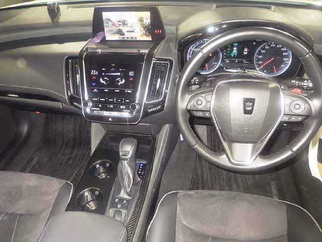 TOYOTA CROWN