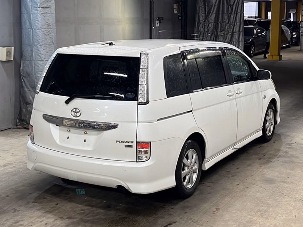 TOYOTA ISIS