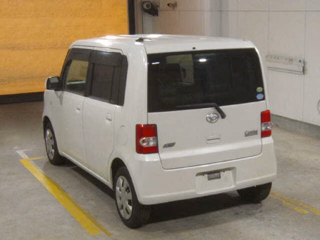 DAIHATSU MOVE CONTE