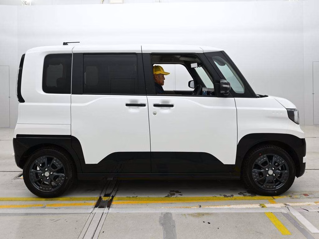 MITSUBISHI DELICA MINI