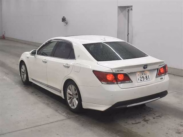 TOYOTA CROWN