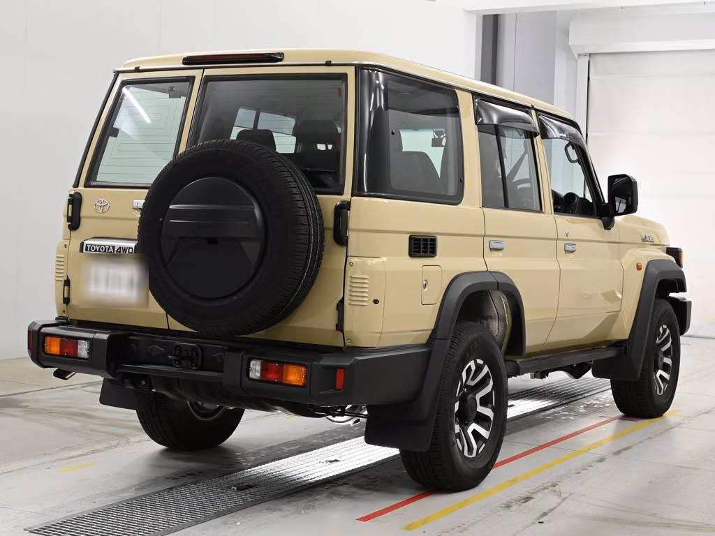TOYOTA LAND CRUISER