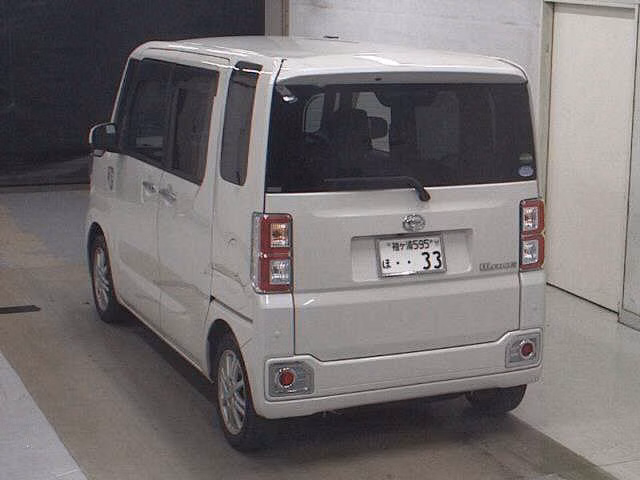DAIHATSU WAKE
