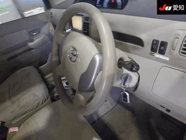 TOYOTA RAUM