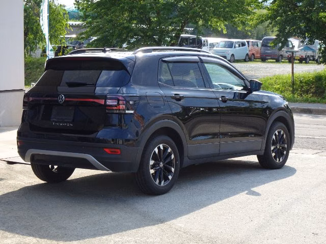 VOLKSWAGEN T-CROSS