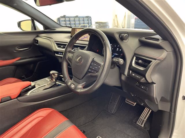 LEXUS UX200