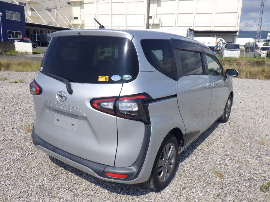 TOYOTA SIENTA