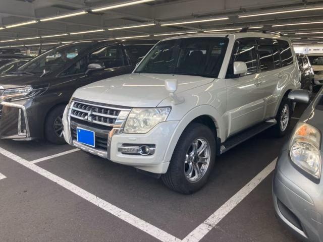 MITSUBISHI PAJERO