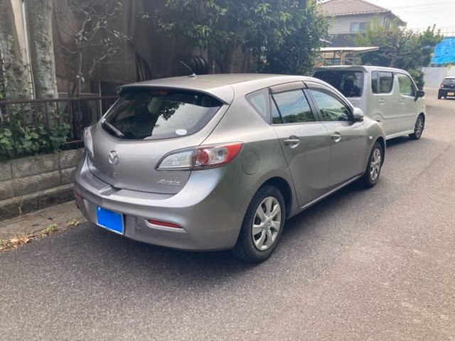 MAZDA AXELA