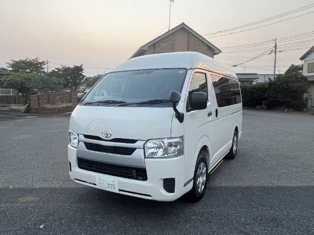 TOYOTA REGIUS ACE