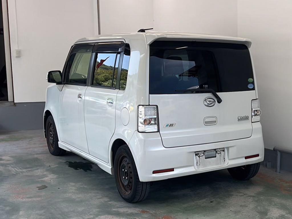 DAIHATSU MOVE CONTE