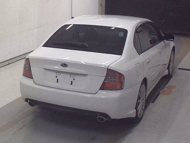 SUBARU LEGACY B4