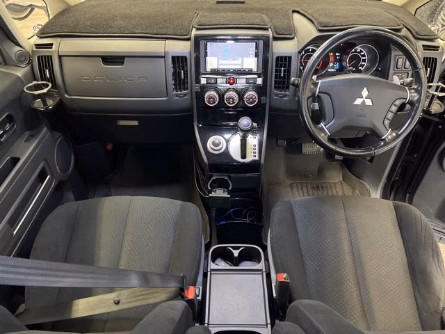MITSUBISHI DELICA D:5