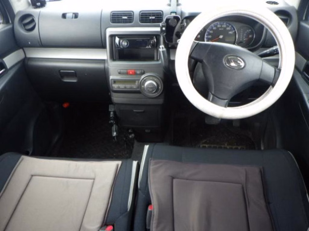 DAIHATSU MOVE CONTE