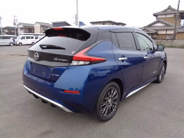NISSAN LEAF