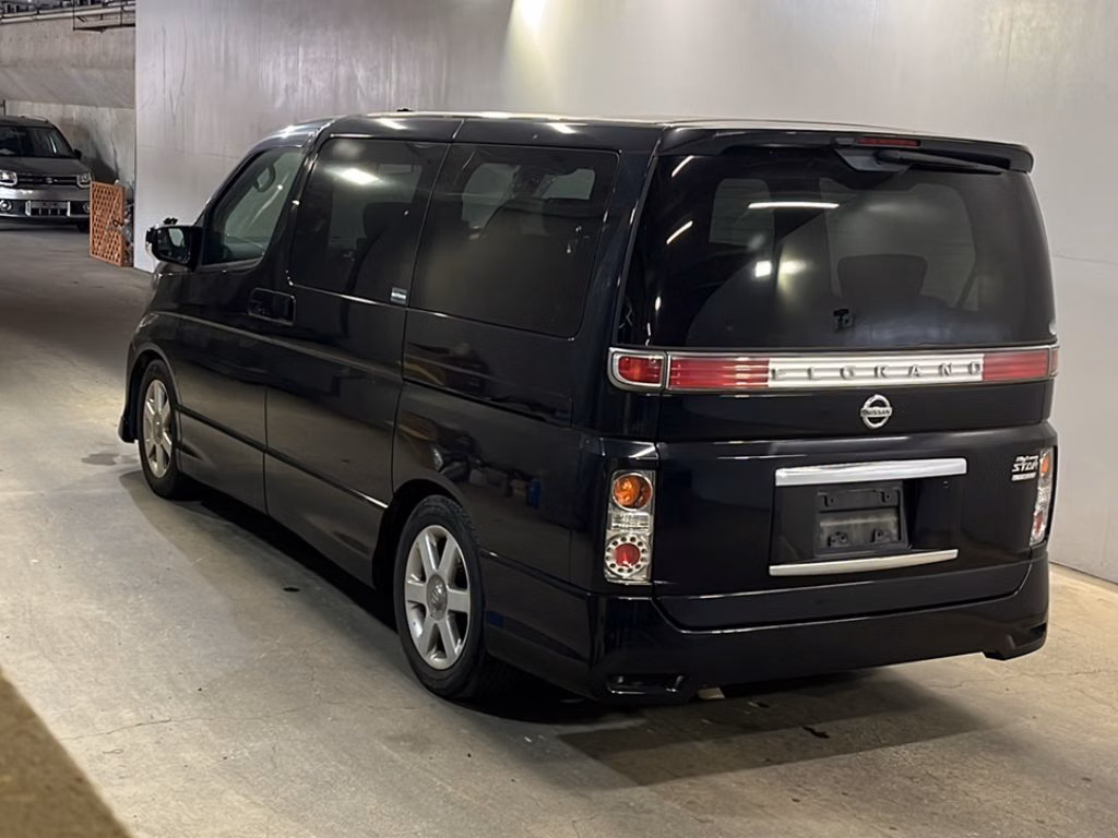 NISSAN ELGRAND