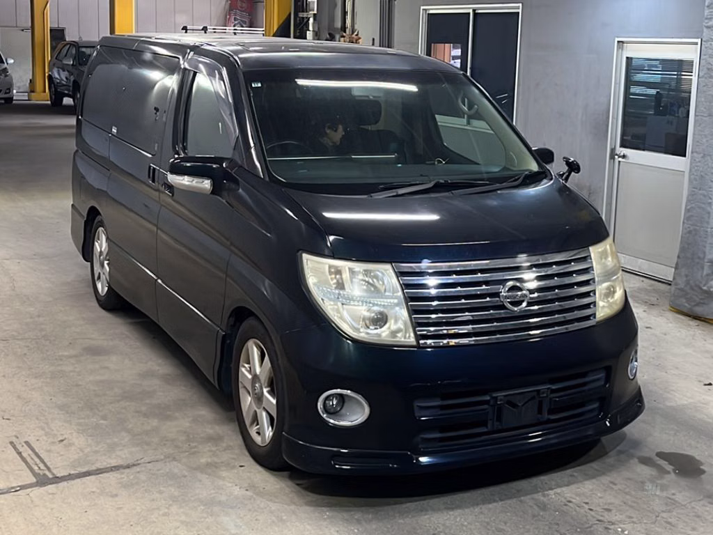NISSAN ELGRAND