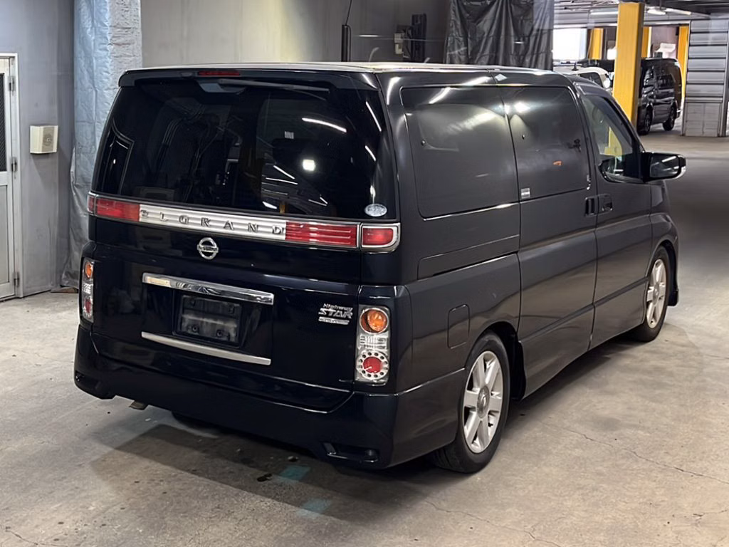 NISSAN ELGRAND