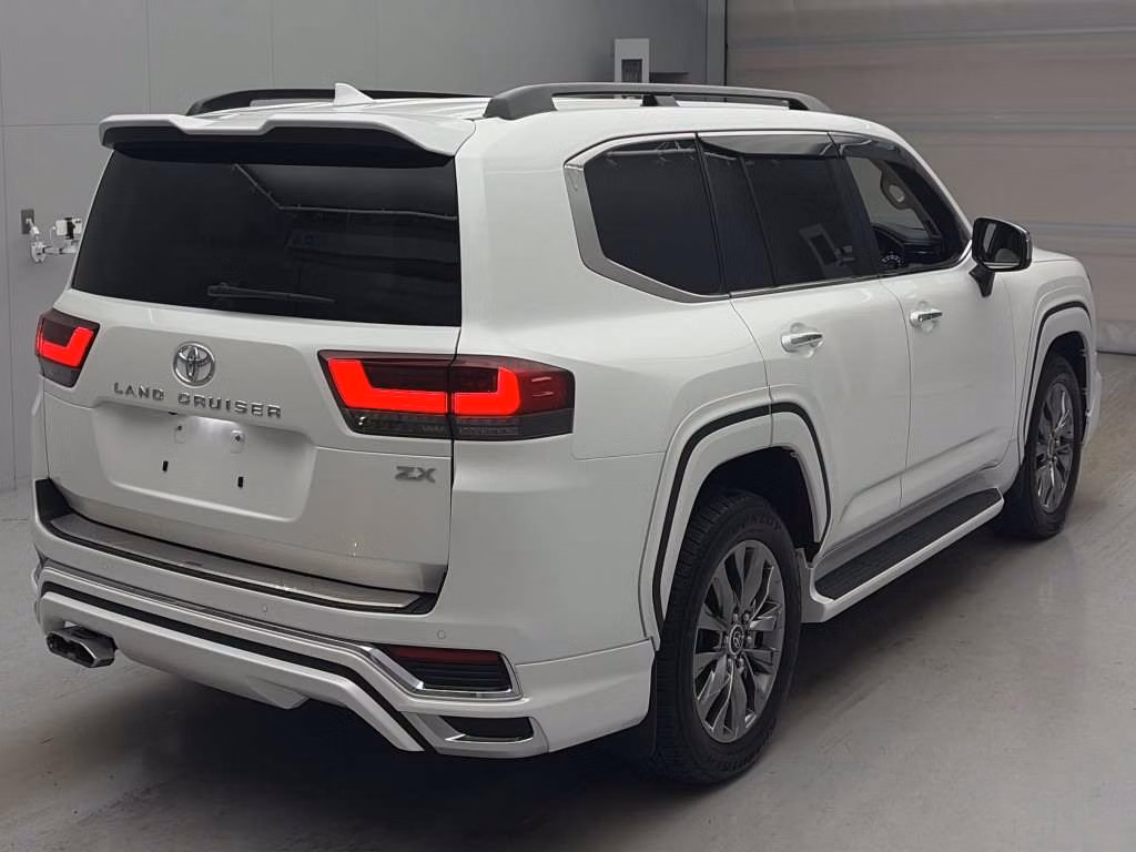 TOYOTA LAND CRUISER