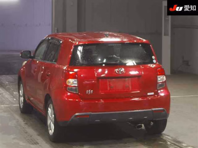 TOYOTA IST