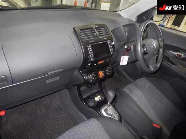 TOYOTA IST