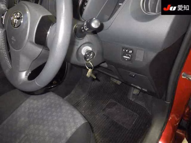 TOYOTA IST