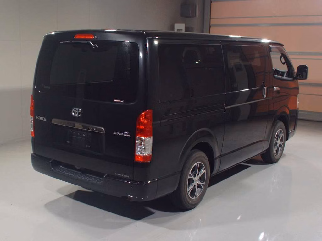 TOYOTA REGIUS ACE