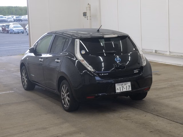 NISSAN LEAF