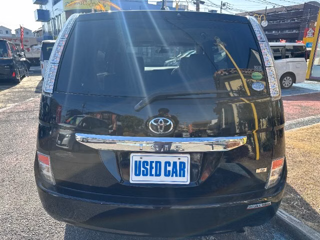 TOYOTA ISIS