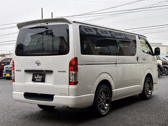 TOYOTA REGIUS ACE