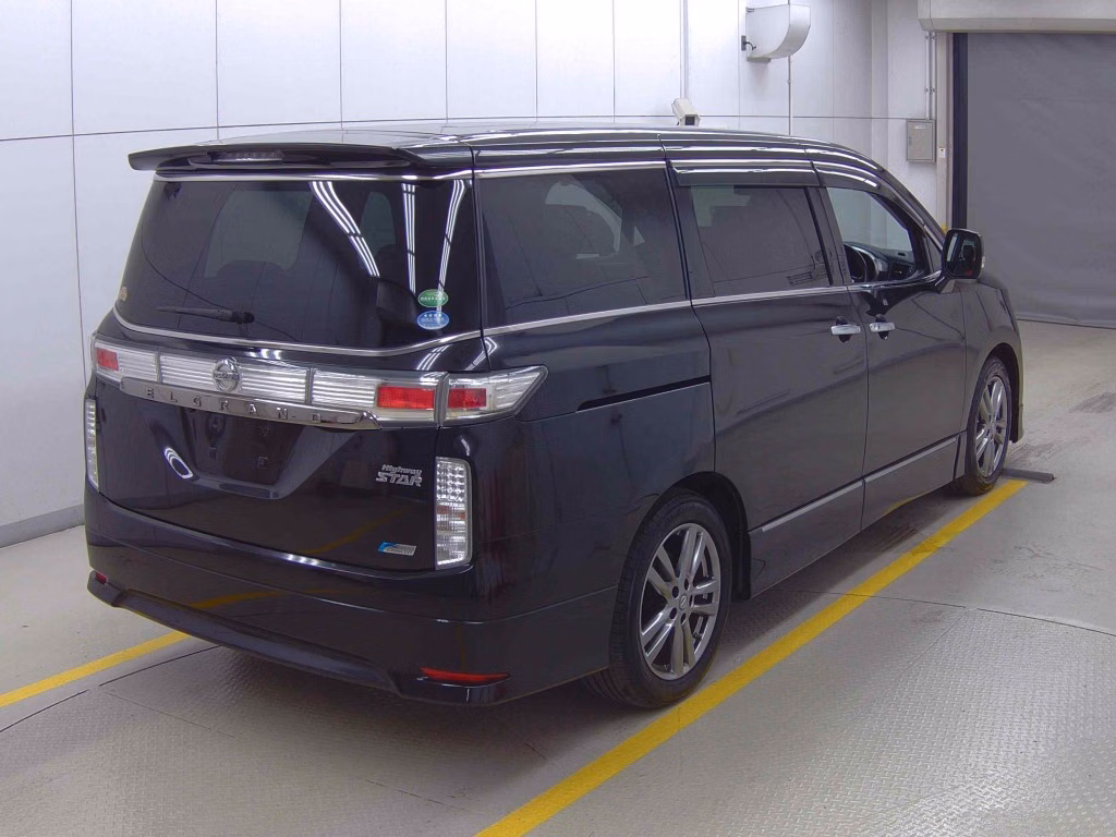 NISSAN ELGRAND