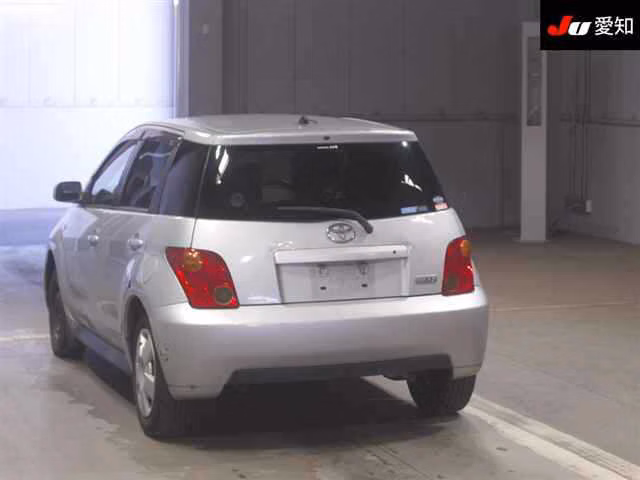 TOYOTA IST