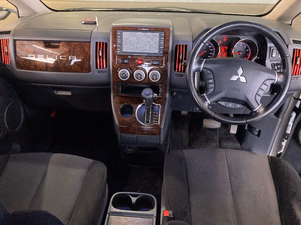 MITSUBISHI DELICA D:5