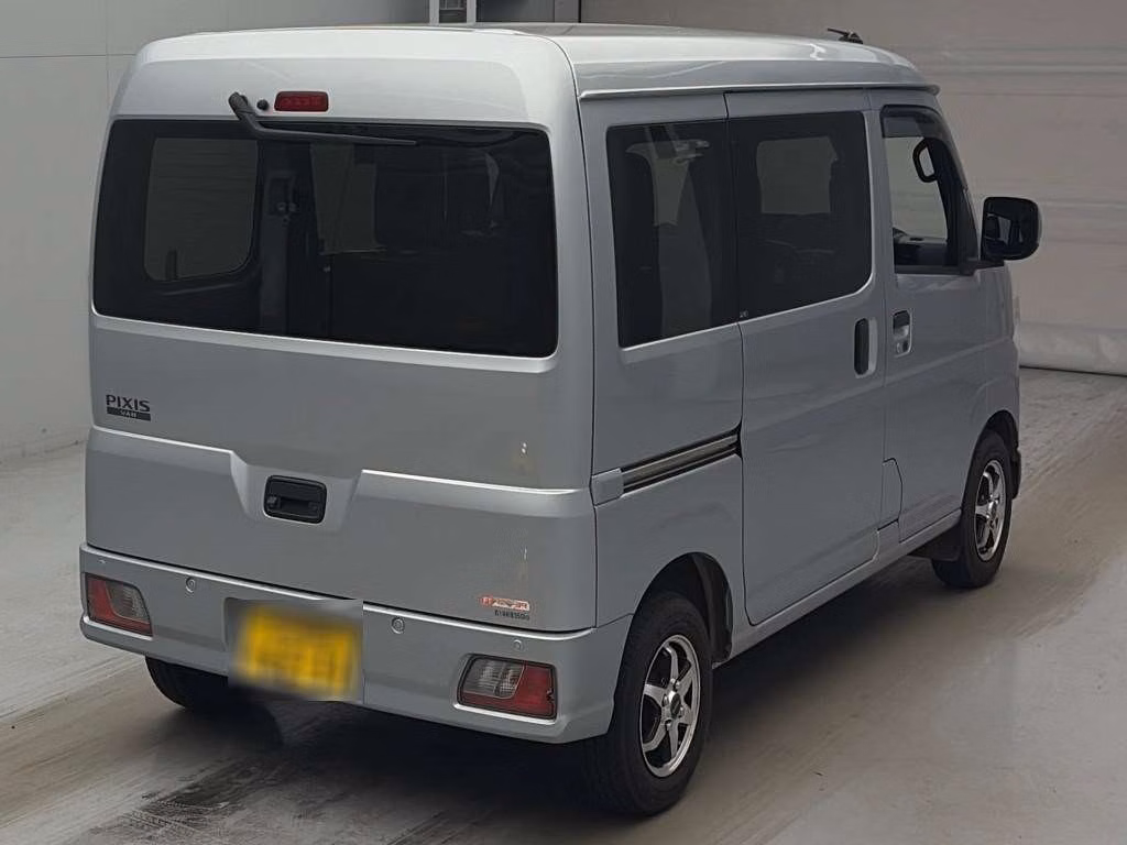TOYOTA PIXIS VAN