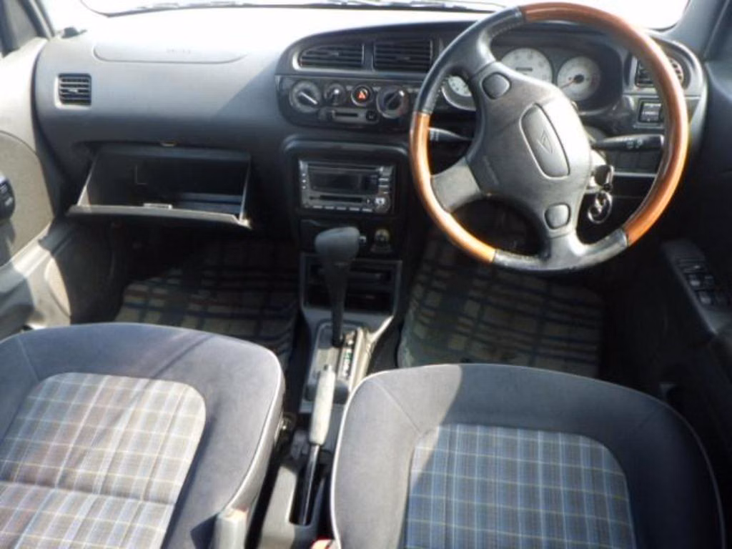 DAIHATSU MIRA GINO