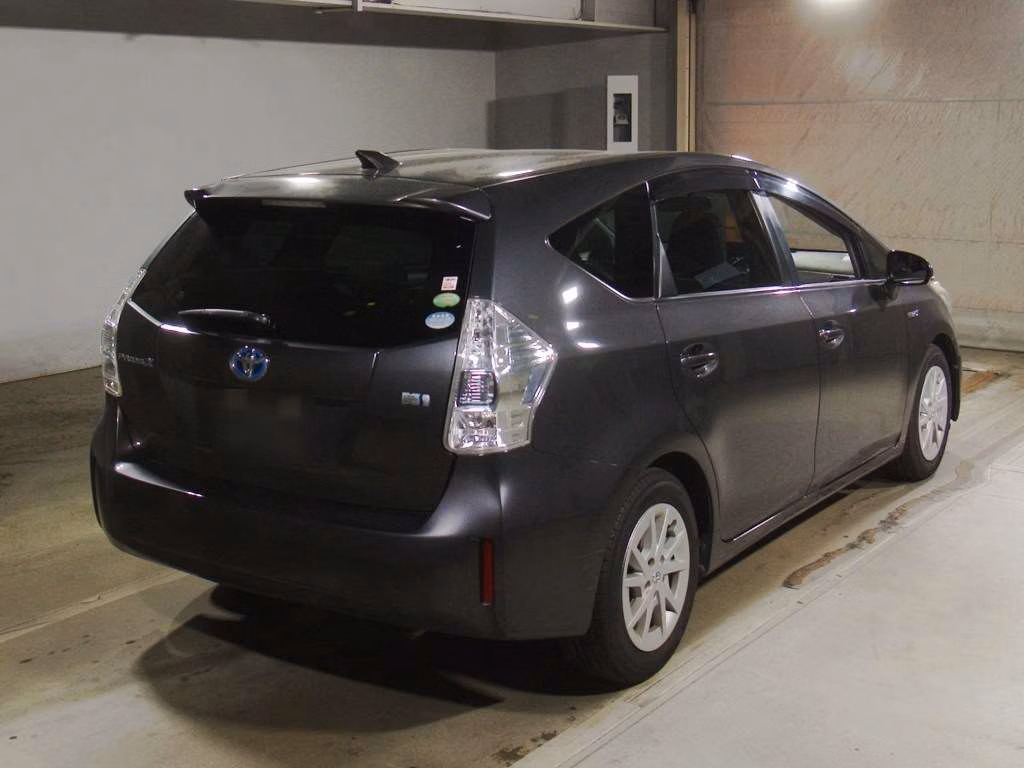 TOYOTA PRIUS ALPHA