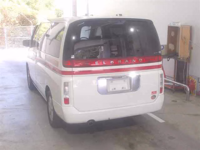 NISSAN ELGRAND