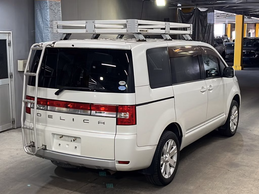 MITSUBISHI DELICA D:5