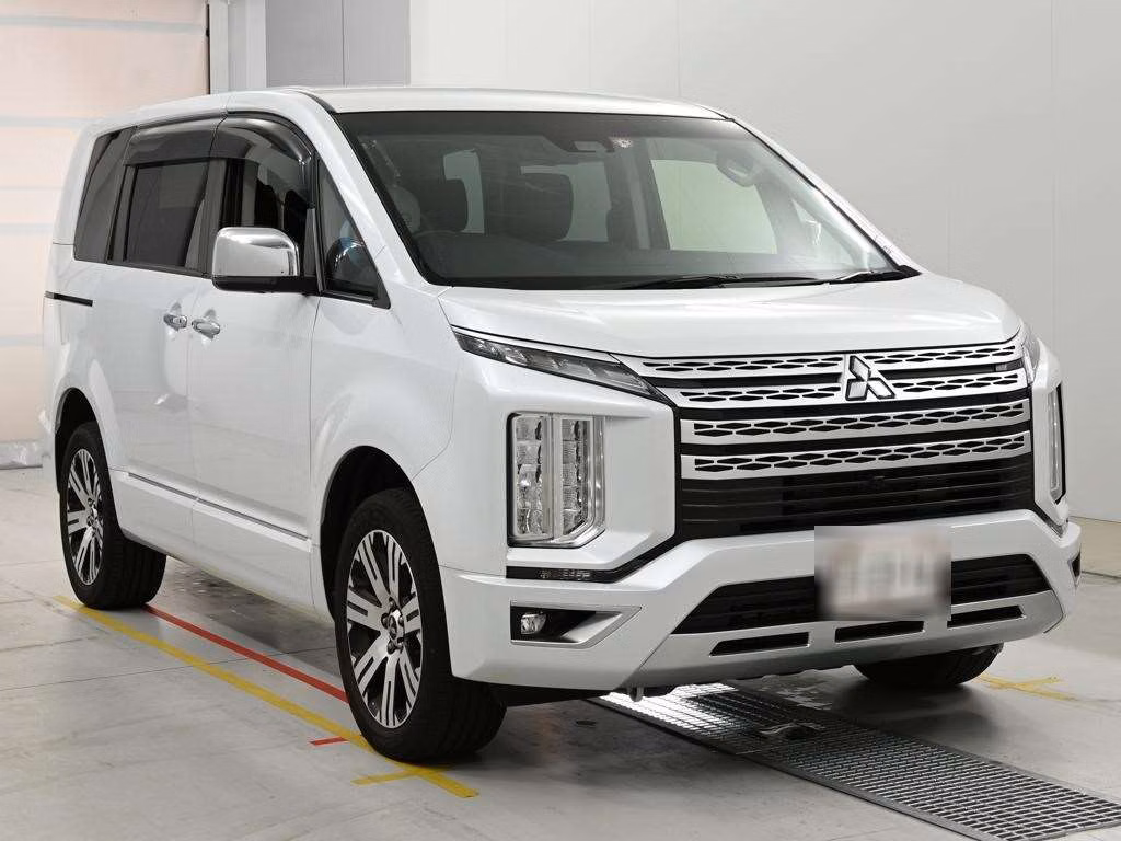 MITSUBISHI DELICA D:5
