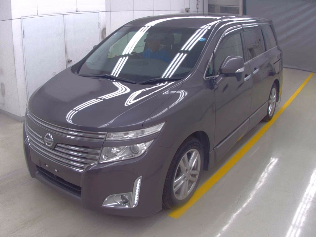 NISSAN ELGRAND