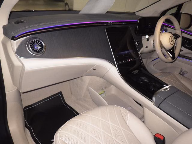 MERCEDES-BENZ EQS SUV