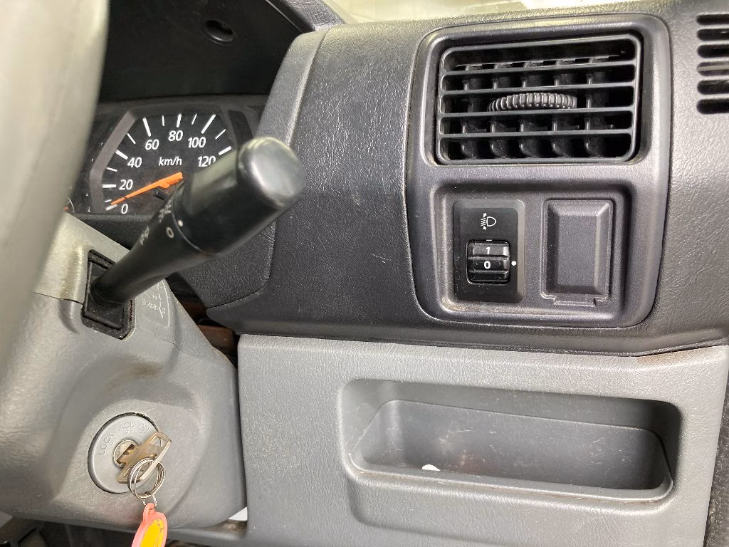 MITSUBISHI MINICAB
