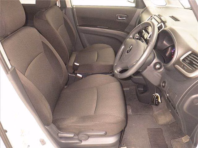 MITSUBISHI DELICA D:2