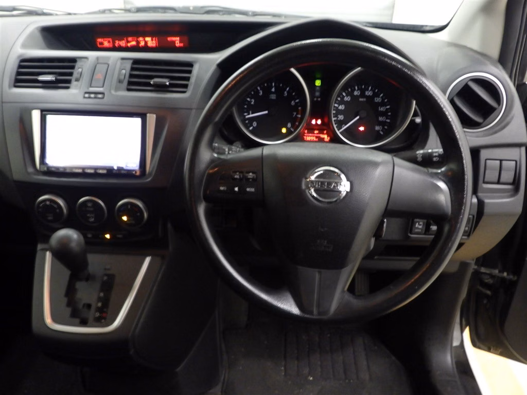 NISSAN LAFESTA