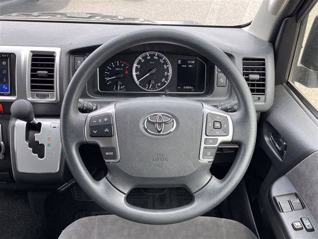 TOYOTA HIACE