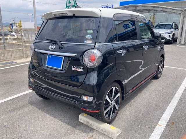 DAIHATSU CAST
