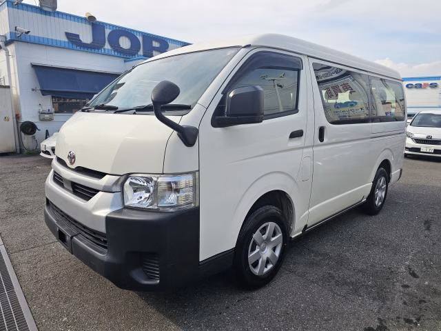 TOYOTA HIACE