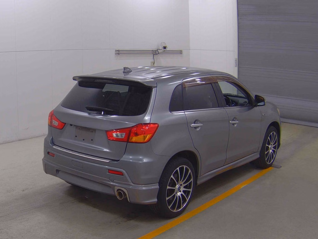 MITSUBISHI RVR